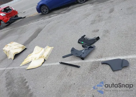 2013 Mercedes-Benz C 300 Sport 4Matic z USA, uszkodzony, nr VIN WDDGF8AB1DR272513